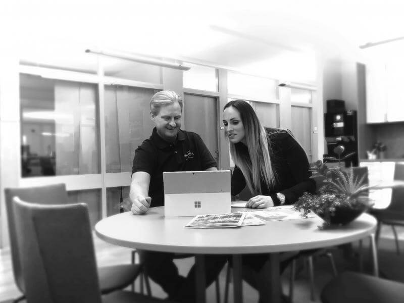 Troax and a customer discussing a safety solution